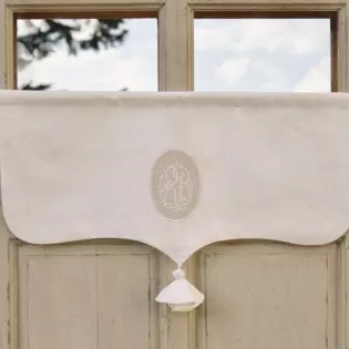 Cantonniere Ecusson Gris Brodé Monogramme
