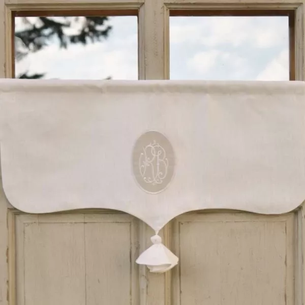 Cantonniere Ecusson Gris Brodé Monogramme