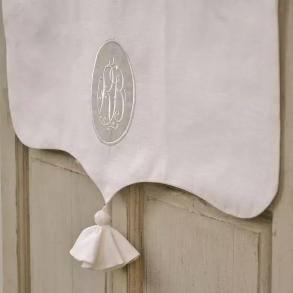 Cantonniere Ecusson Gris Brodé Monogramme