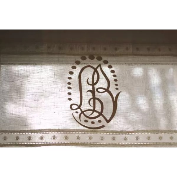 Petit rideau Broderie Monogramme