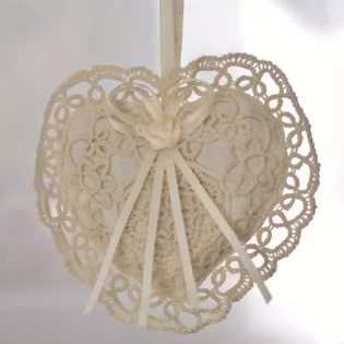 Petit Coeur dentelle à suspendre