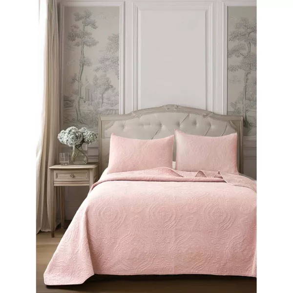 Couvre Lit Boutis Rose Style Classique